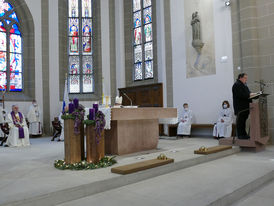 Bischof Dr. Michael Gerber besucht St. Crescentius (Foto: Karl-Franz Thiede)